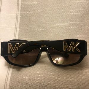 Michael kors sun glasses